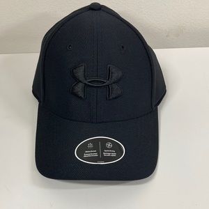 Under Armour black fitted hat